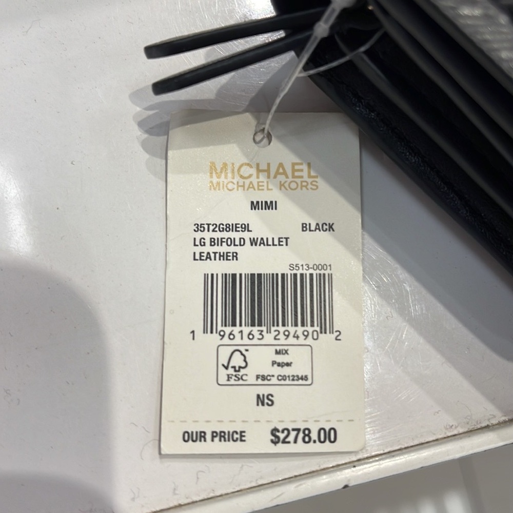 Michael Kors Mimi Large Saffiano Leather Bi-Fold Continental Wallet
Black
NWT - Picture 8 of 16